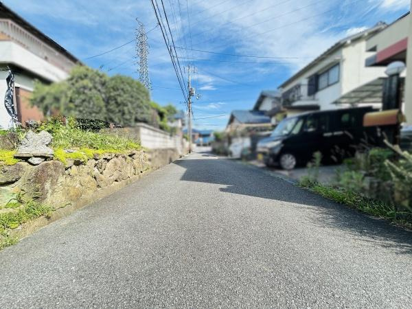 【前面道路含む現地写真】