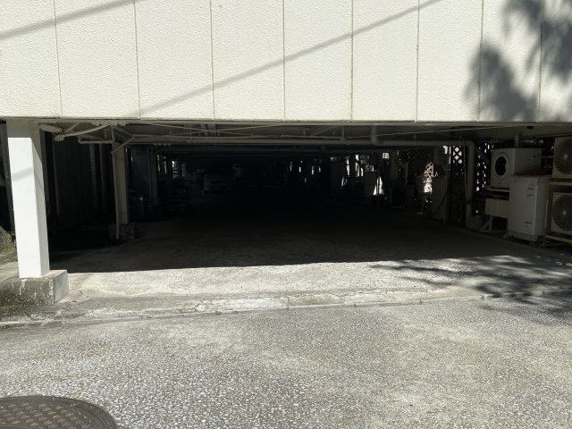 花屋敷荘園テラスハウスの駐車場