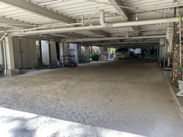 花屋敷荘園テラスハウスの駐車場