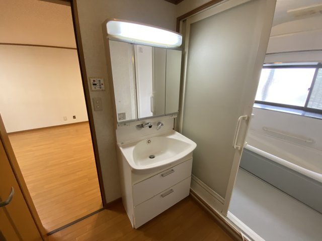 花屋敷荘園テラスハウスの独立洗面台