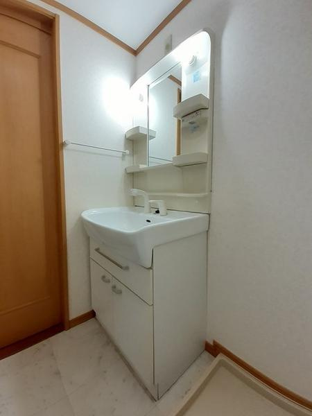 アヴニールヴィラ栂前Ａの洗面所