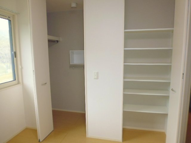 シャルムＡの収納|ウォークインクローゼット