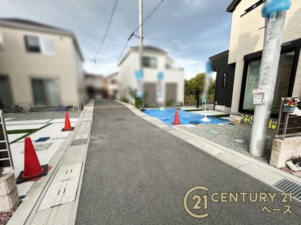 天理市石上町の新築一戸建の前面道路含む現地写真|落ち着いた雰囲気の住宅地内です！