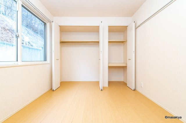 カルポス安茂里の洋室