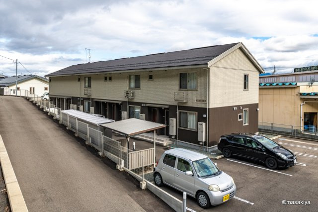 カルポス安茂里の外観