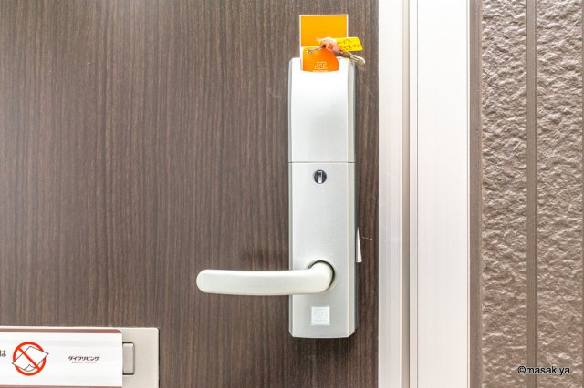 カルポス安茂里のエントランス