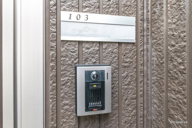 カルポス安茂里のエントランス