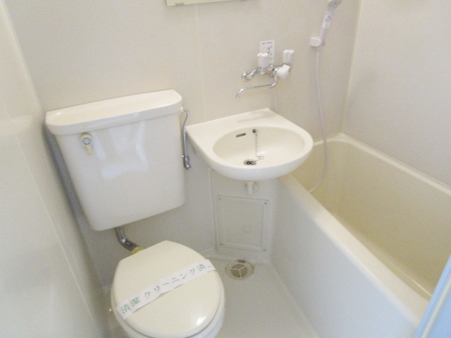 パル京南No.17の内装|明るい色調の室内です