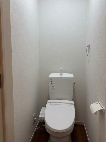 長尾元町７丁目　新築一戸建てのトイレ|温水洗浄便座
■物件内覧・資金計画相談・住宅ローン相談、リフォーム相談、お問合せ受付中■
※当日・翌日のご内覧、ご相談はお電話でのお問合せがスムーズです！