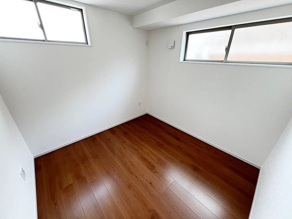 長尾元町７丁目　新築一戸建ての子供部屋|洋室5.0帖
■物件内覧・資金計画相談・住宅ローン相談、リフォーム相談、お問合せ受付中■
※当日・翌日のご内覧、ご相談はお電話でのお問合せがスムーズです！