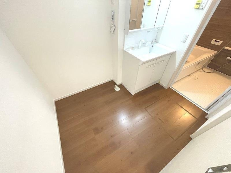 長尾元町７丁目　新築一戸建ての脱衣所|洗濯機置き場
■物件内覧・資金計画相談・住宅ローン相談、リフォーム相談、お問合せ受付中■
※当日・翌日のご内覧、ご相談はお電話でのお問合せがスムーズです！