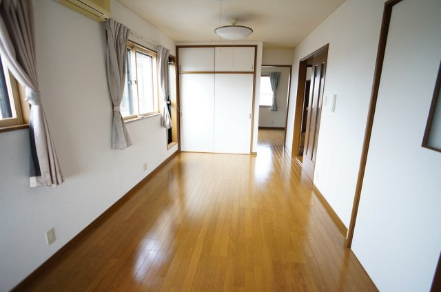 【居間・リビング】 | 中山８貸家