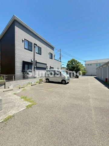 ウララハウスⅠの駐車場|車をお持ちの方に嬉しい駐車場付きの物件です