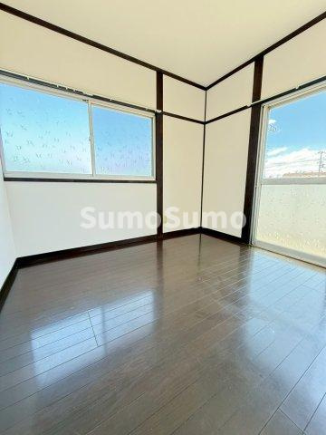 ウララハウスⅠの洋室|使い勝手のいい洋室です