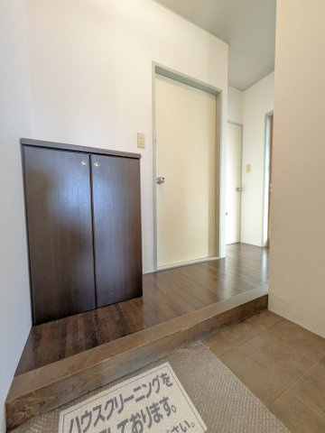 光星マンションⅣの玄関
