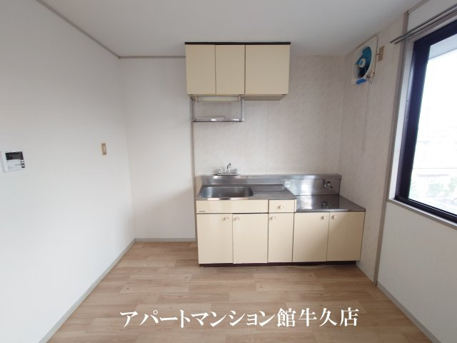 MHハイツみどり野の居間・リビング