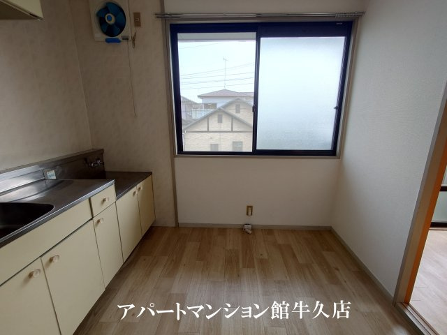 MHハイツみどり野の居間・リビング