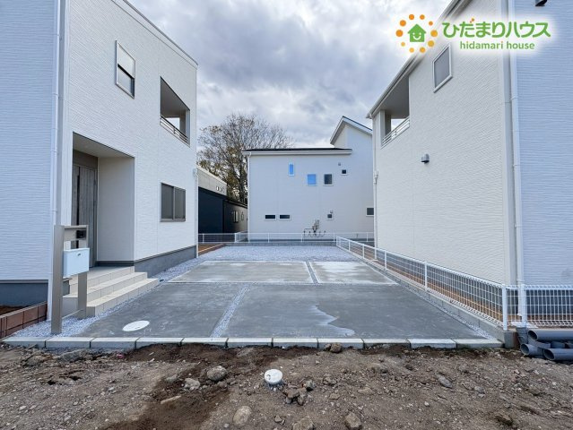 寄居町露梨子　新築一戸建て　リーブルガーデン　04の駐車場