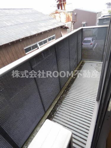 vegas１のバルコニー|外からの目が気にならないバルコニーで洗濯物が干せます