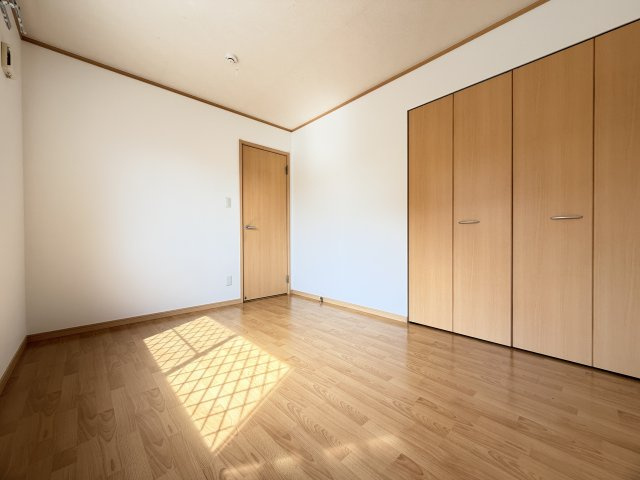 パティオ三木の洋室