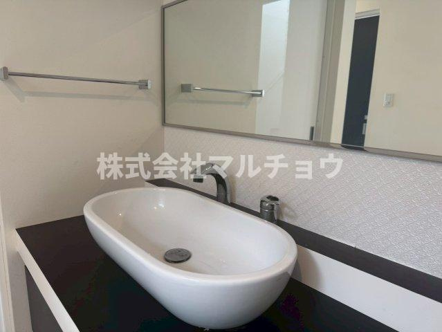 たきない戸建ての洗面所|ゆったりとスペースのある洗面所