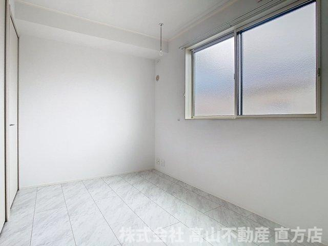 Gloire遠賀野Bの洋室