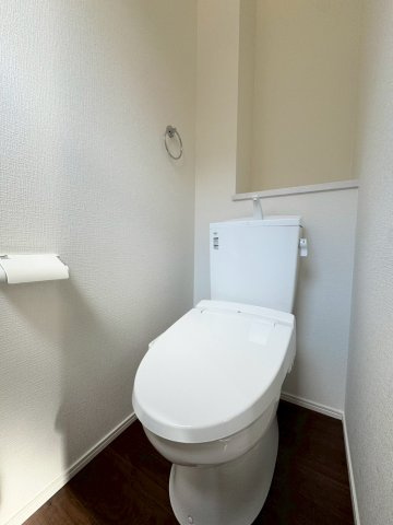 ーBloomーブルームー小倉南区津田新町1丁目2期　【小倉南区　新築戸建て】のトイレ|独立した場所にあり、来客時も使いやすい1階トイレ♪　【小倉南区　新築戸建て】