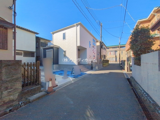 越谷市大竹5期　新築一戸建ての前面道路含む現地写真