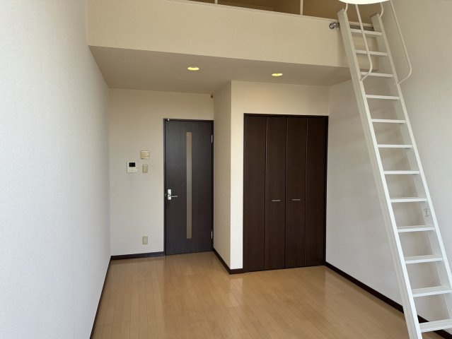 クレバネス町屋の洋室
