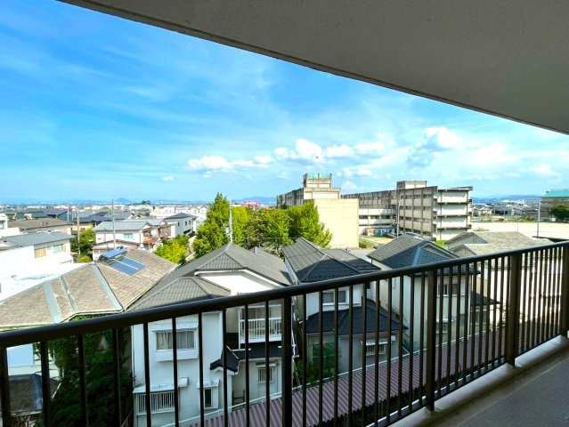 ◆リフォーム済みの美室◆４階東向き４LDK◆JR唐崎駅徒歩１０分◆シャルム大津のバルコニー|バルコニー