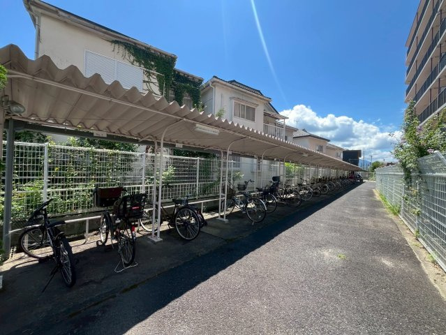 ◆リフォーム済みの美室◆４階東向き４LDK◆JR唐崎駅徒歩１０分◆シャルム大津の駐輪場|駐輪場