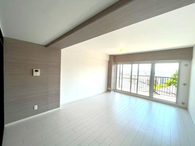 ◆リフォーム済みの美室◆４階東向き４LDK◆JR唐崎駅徒歩１０分◆シャルム大津の居間・リビング|リビング