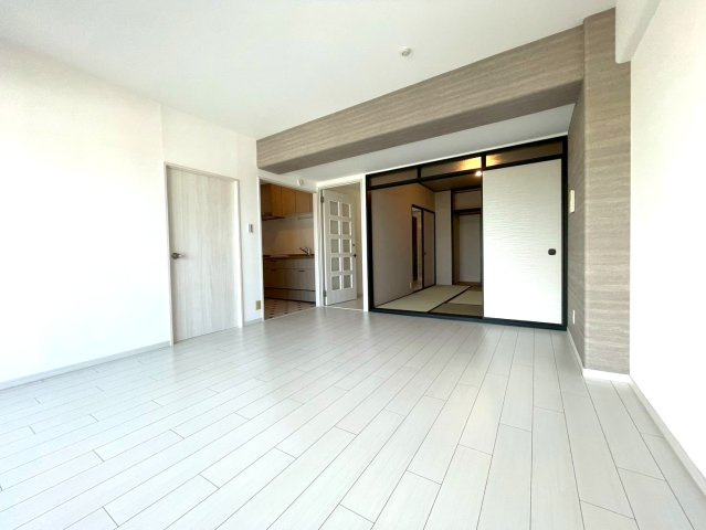 ◆リフォーム済みの美室◆４階東向き４LDK◆JR唐崎駅徒歩１０分◆シャルム大津の居間・リビング|リビング