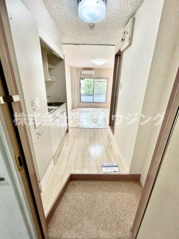 ソサエティ山手の玄関