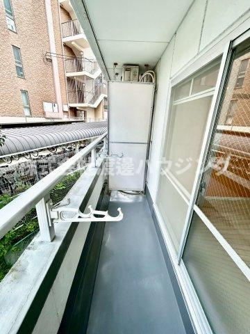 ソサエティ山手のバルコニー