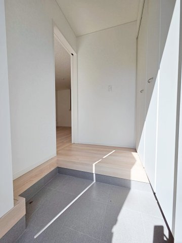 【玄関】 | 東海市富貴ノ台第5　3号棟