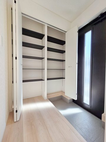 【玄関】 | 東海市富貴ノ台第5　3号棟