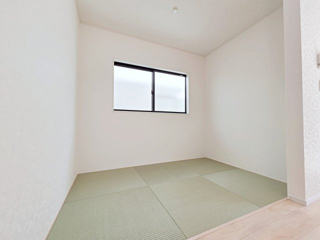 【居間・リビング】 | 東海市富貴ノ台第5　3号棟 | タタミコーナー