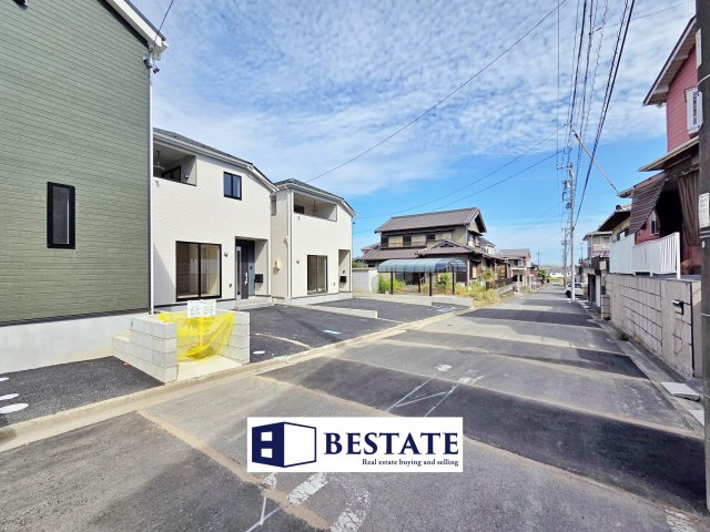 【前面道路含む現地写真】 | 東海市富貴ノ台第5　3号棟