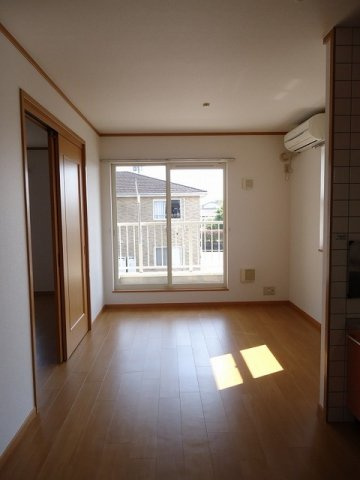 ヴィラ　ルミエ－ルＢの居間・リビング