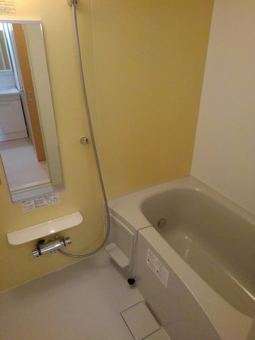 クレセントＡの浴室