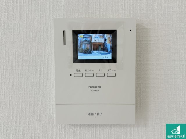 高槻市東五百住町　第7期　新築一戸建ての防犯設備|カラーモニターインターホン！声だけでなく来訪者の姿や顔がモニターで確認できるので、小さなお子様がいらっしゃるご家庭でも安心できます！