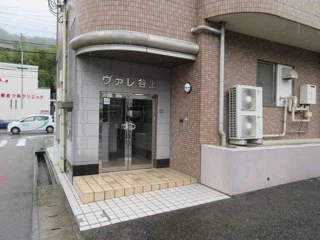 ヴァレ谷上のエントランス