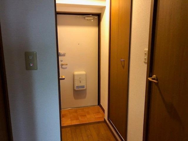 ヴァレ谷上の玄関