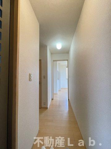 メゾンスリーゼⅢの玄関