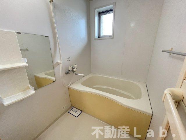 メゾンスリーゼⅢの浴室