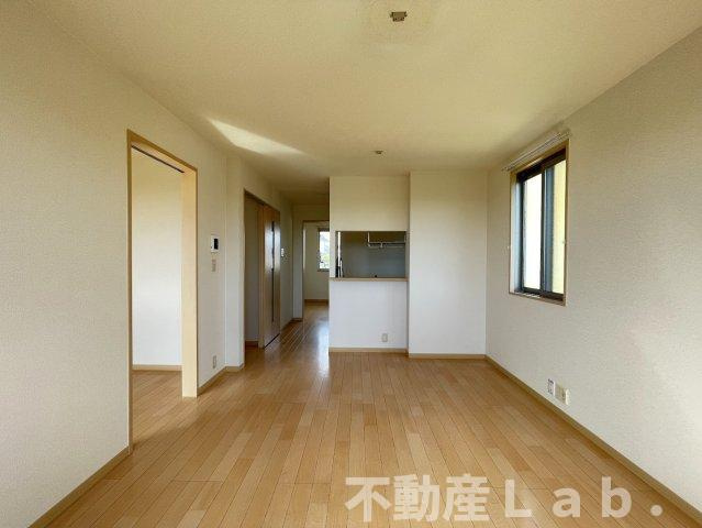 メゾンスリーゼⅢの居間・リビング