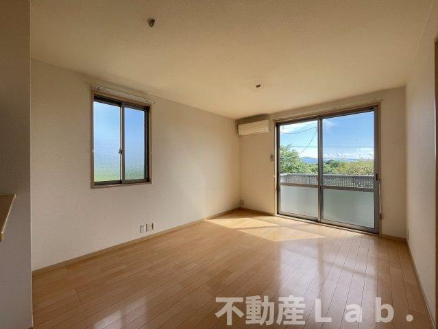 メゾンスリーゼⅢの居間・リビング