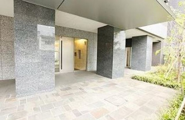 パークアクシス渋谷桜丘ウエストのエントランス