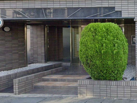 プライムアーバン行徳Ⅱのエントランス